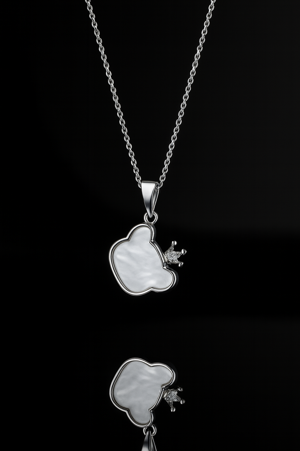 Luna Heart – Rhodium-Plated Mother-of-Pearl Pendant Necklace