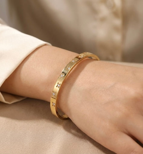 Star Studded 18k Gold Plated Bangle