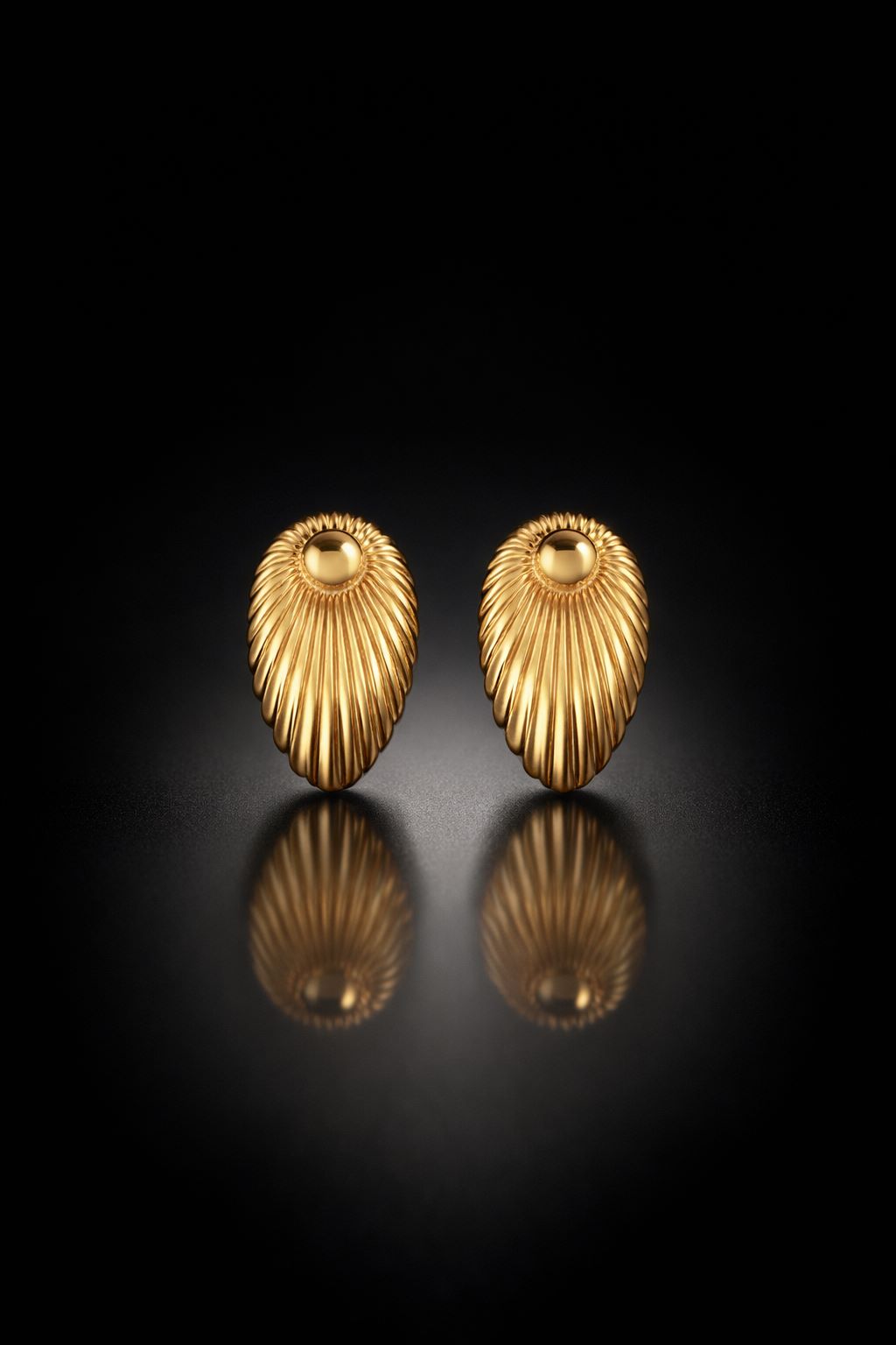 Radiant Shell Stud Gold Plated Earrings